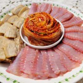 신선한 흑산도 명품 홍어회